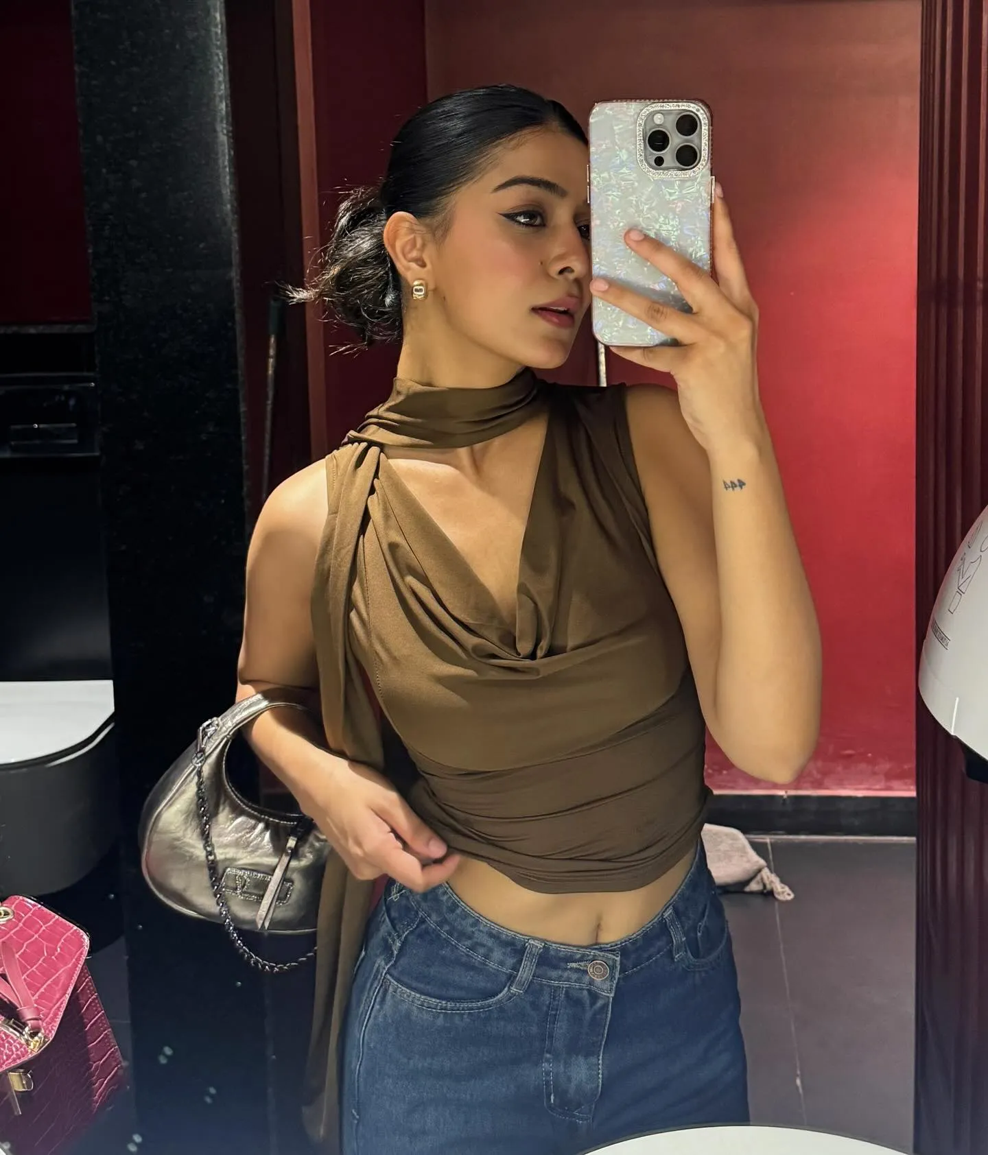 Riya - Noida escort profile