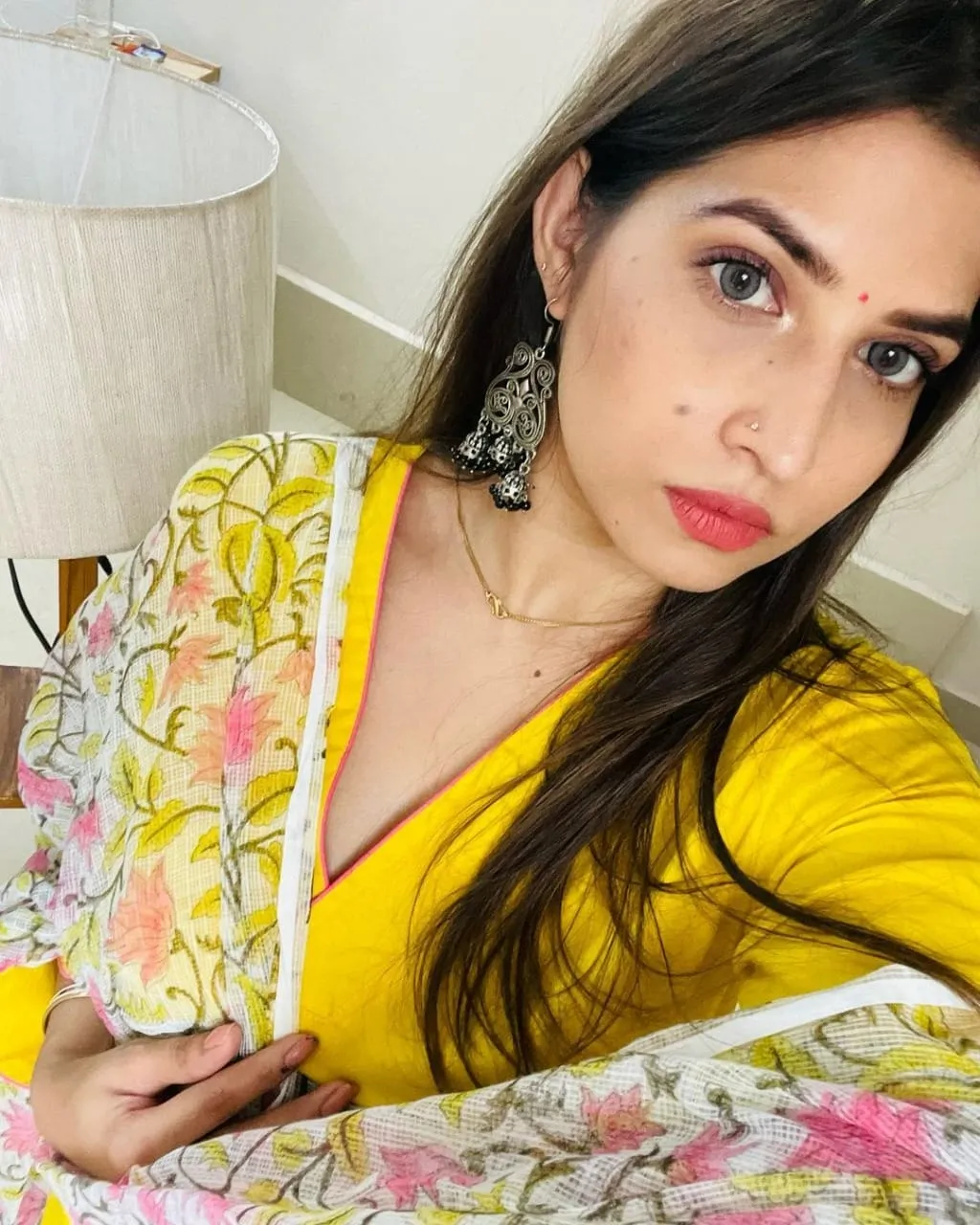 Anika - Noida escort profile