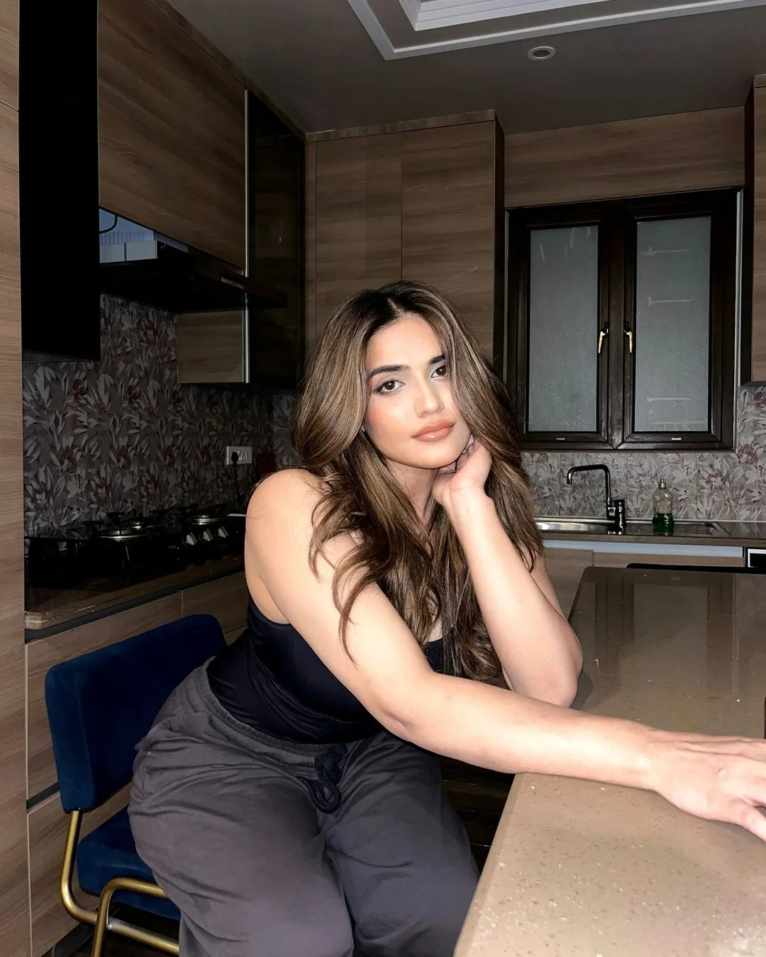 Vidhi - Noida escort profile