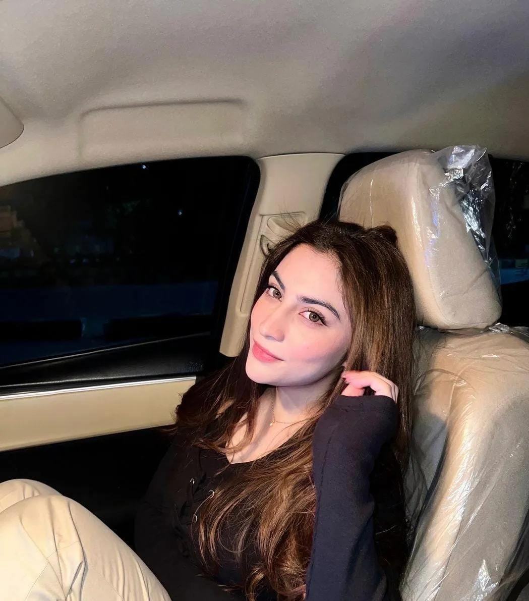 Sanya - Noida escort profile