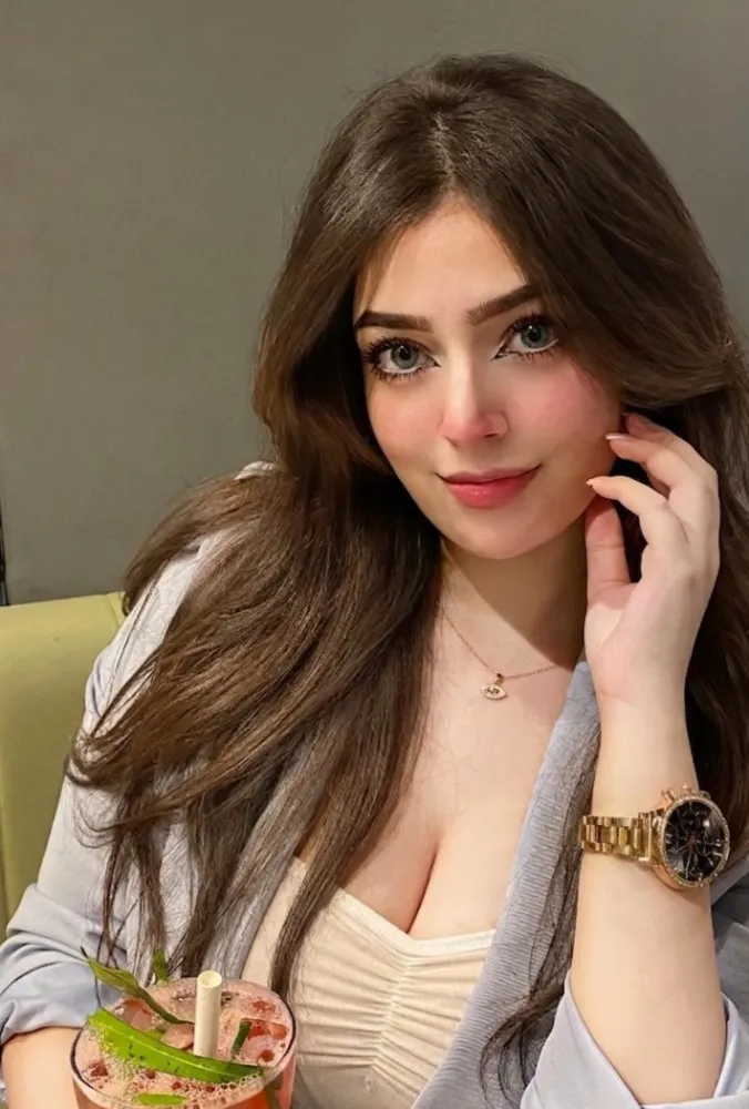 Zara - Noida escort profile
